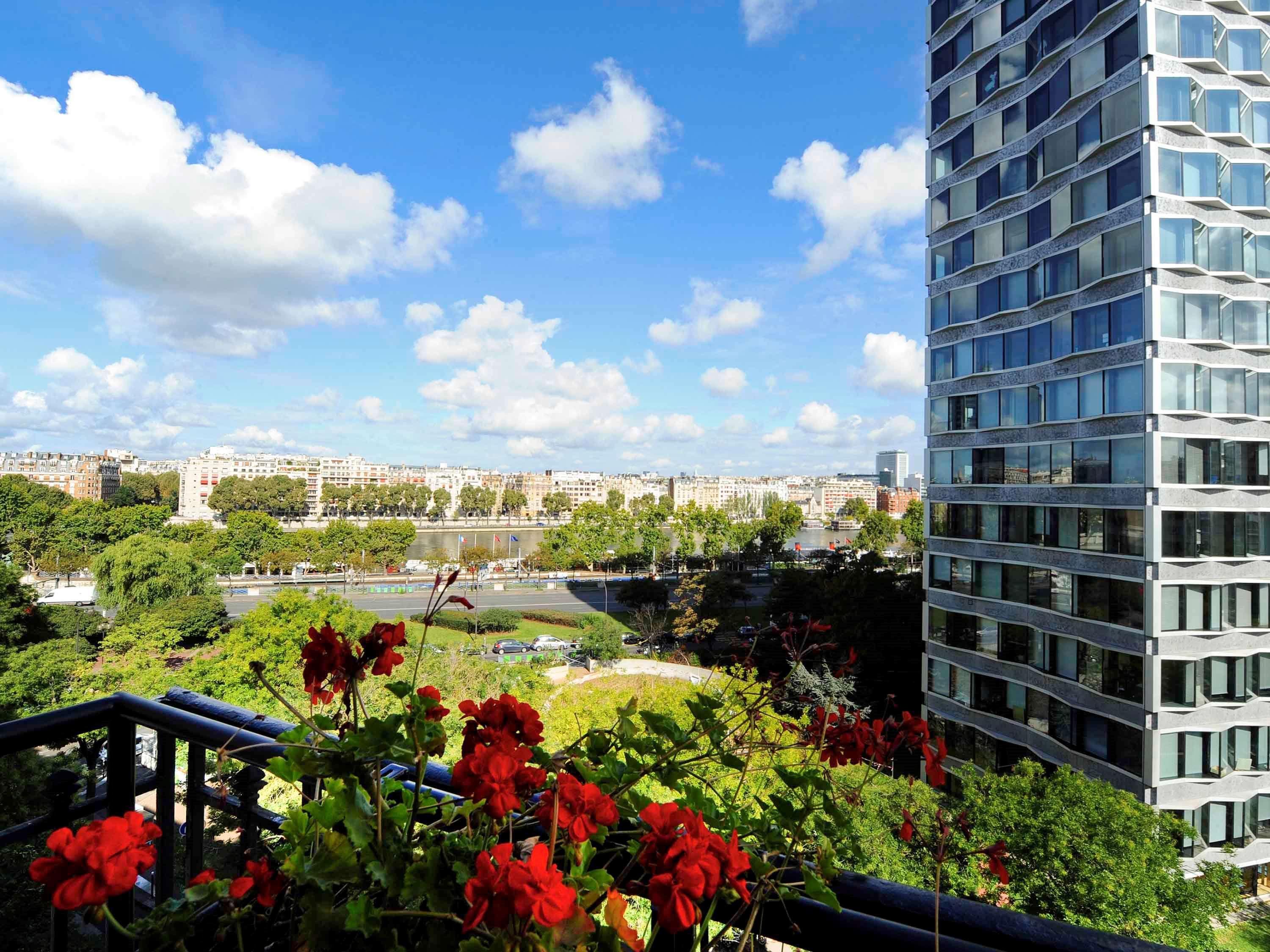 Mercure Paris Tour Eiffel Pont Mirabeau Екстериор снимка
